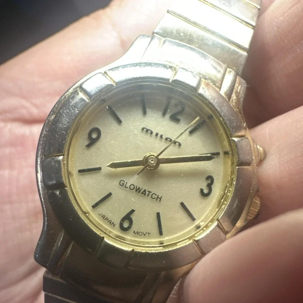 Works Vintage Milan GloWatch ladies Watch Gold‎ Tone New Battery 29mm Fit 6.5in